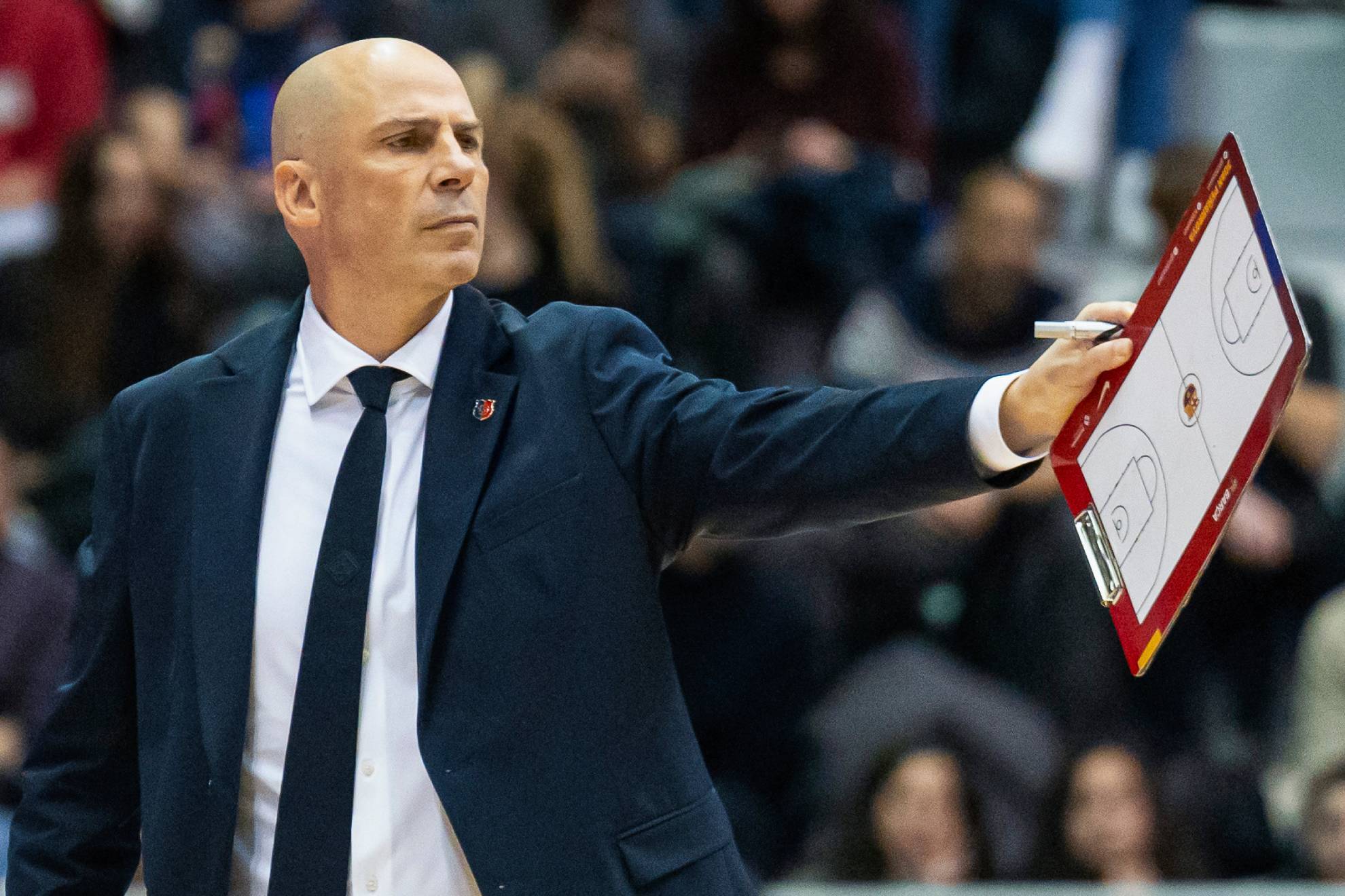 强烈的前锋 强烈的前锋