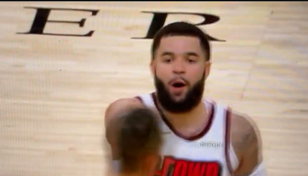 首个赛季被 首个赛季被